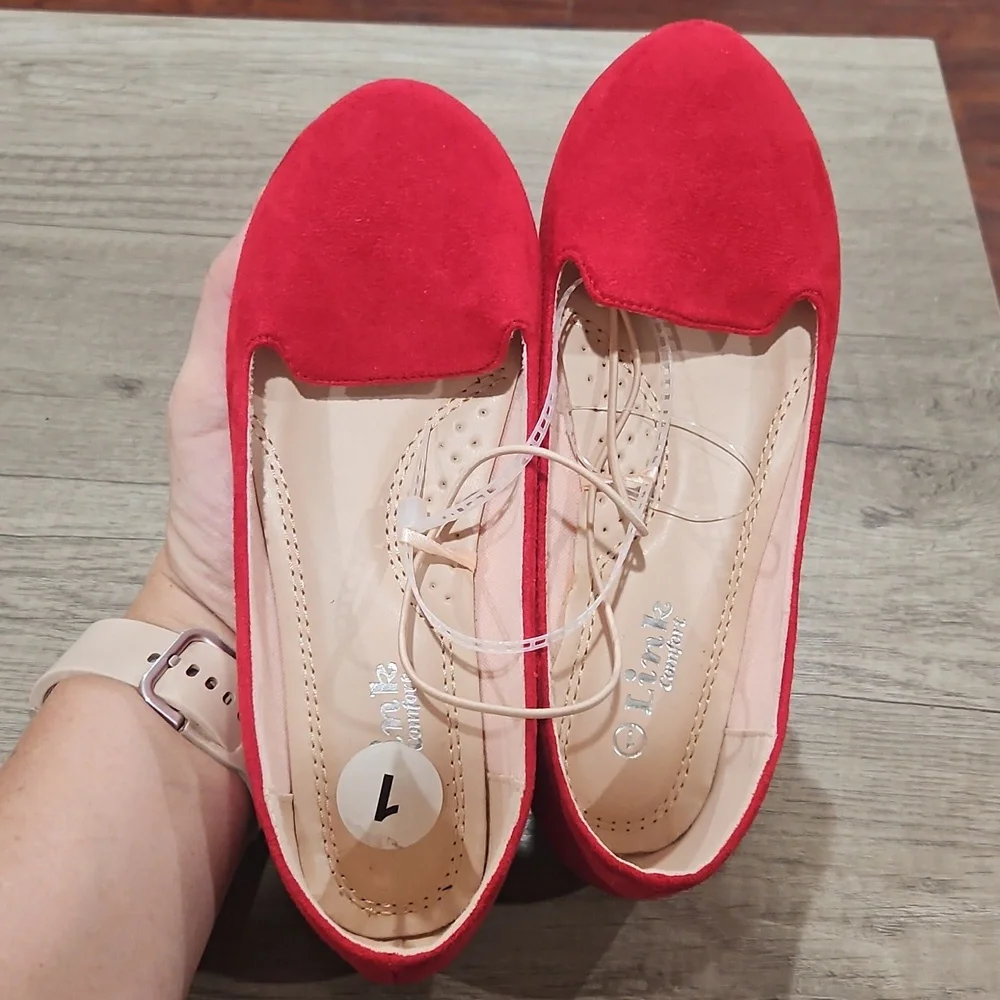 Link Comfort Girl's Size 1 Red Faux Suede flats